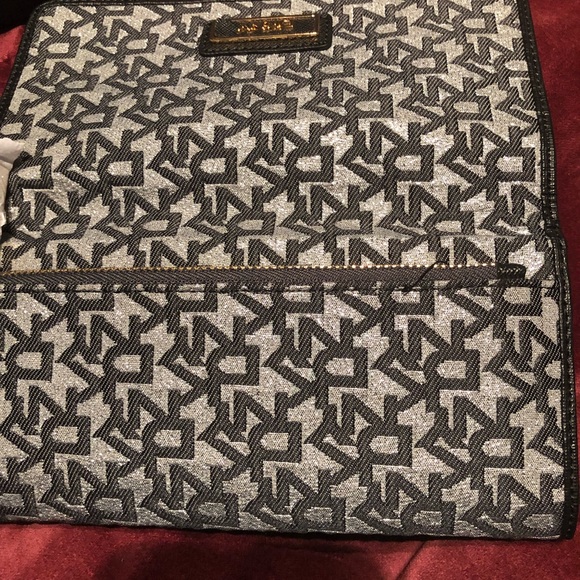 Wallet - Picture 8 of 8